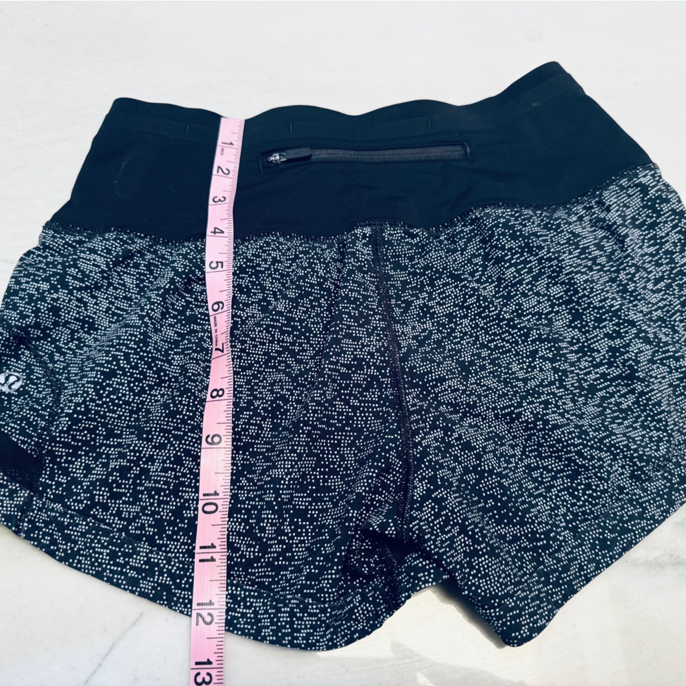 Lululemon Shorts Size 4. Excellent condition.